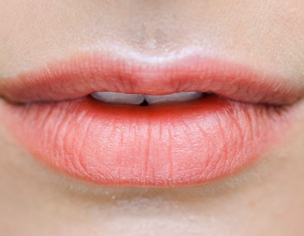 Finitura “frosty” per il rossetto rosa