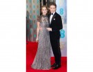 Hannah Bagshawe in Valentino con il marito Eddie Redmayne in Armani