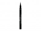 Realizza le linee con un eyeliner dal tratto preciso
