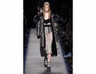 Parka oversize e riflessi metallizzati per Alexander Wang