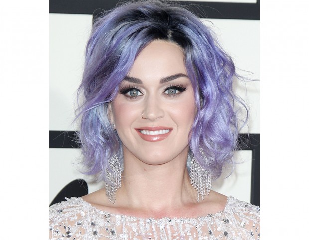 Katy adora le linee grafiche nel make up e l’eyeliner ultra nero