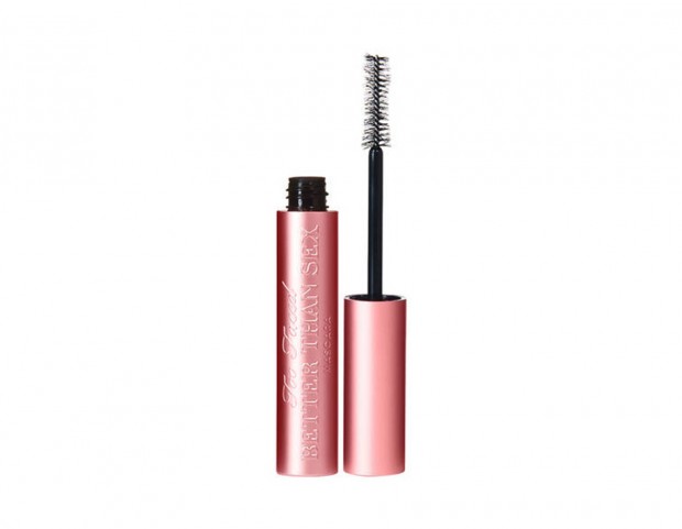 Applica un mascara sulle ciglia con movimenti a zig zag