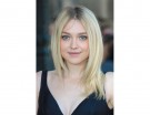 Biondo chiarissimo per i capelli di Dakota Fanning