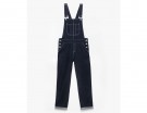 In denim scuro con bottoni a contrasto