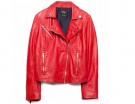 Rock chic in rosso fiammante