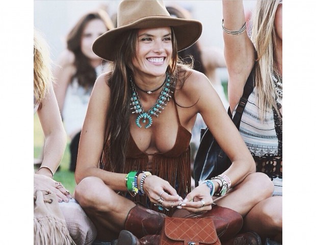 Non c’è che dire, Alessandra ha sempre un suo stile anche in chiave di semplicità! – TuSì