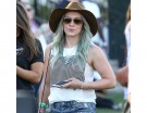 Hilary, non siamo proprio convinte che i capelli da fata turchina ti donino! TuNo