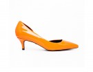 In vernice color giallo ocra