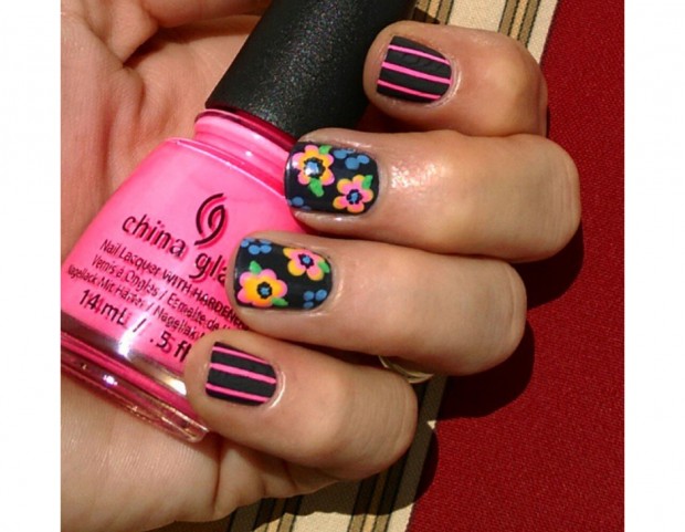 Base nera con fiori multi colore