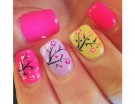Nail art primaverile coloratissima
