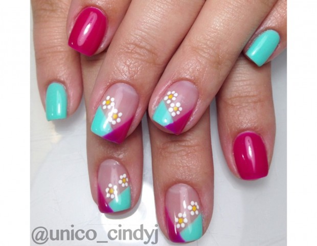 Nail art turchese e magenta con fiori
