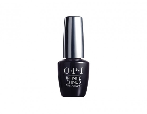 Il top coat ha una formulazione con gel polimerico, che dona una brillantezza estrema con un effetto specchio e volume, donando pienezza all’unghia