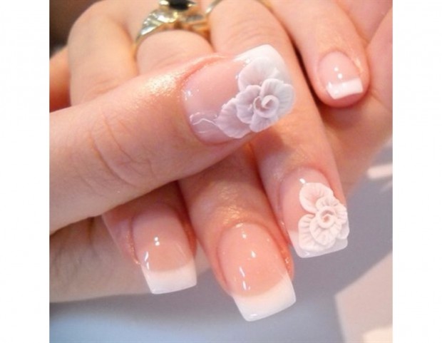 Rose bianche per la french manicure