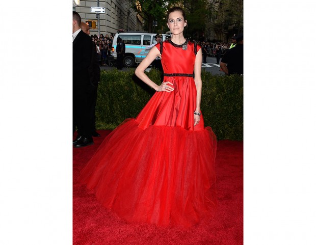 Allison Williams in Giambattista Valli