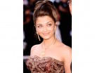 Magnifica acconciatura raccolta dell’attrice indiana al Festival di Cannes 2003