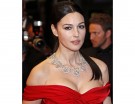 Monica sa donare carattere anche ad una ponytail laterale