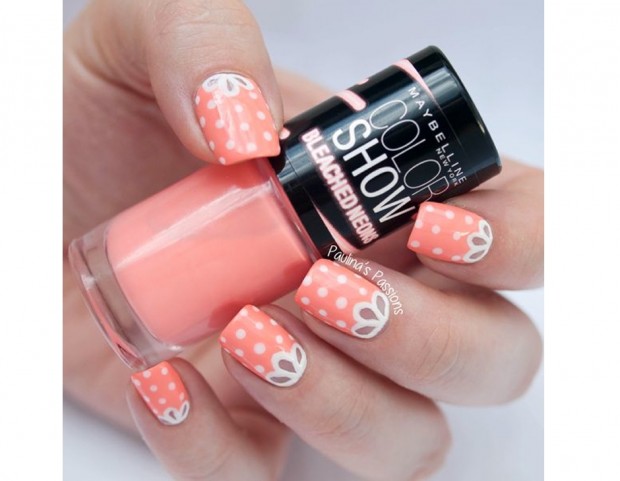Piccoli pois bianchi per la nail art
