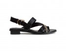 Rock-chic con dettagli catena