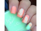 Manicure corallo con dettagli verde menta chiaro