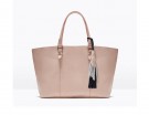 Girlish, in pelle color pastello