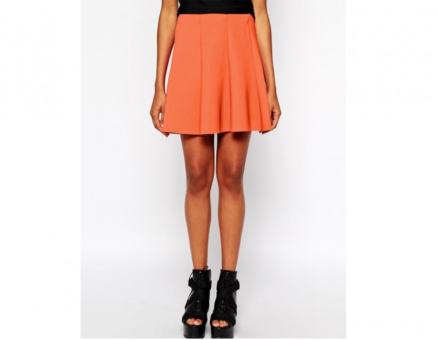 Easy-chic, svasata e in colore pop