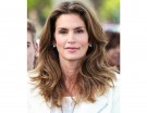 Anche la super top model ha schiarito delle ciocche giocando con dei bellissimi riflessi bronde