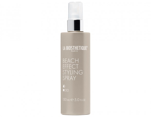 Per realizzarli munisciti di uno spray che riproduca l’effetto “spiaggia” sui capelli