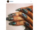 …ha postato una foto della manicure con la protagonista di Frozen come soggetto