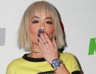 Che bella manicure a tema cielo notturno, Rita!