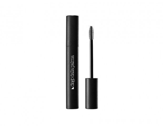 High Performance Mascara regala volume anche alle ciglia più corte