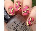 Effetto pop-art per la manicure con banane