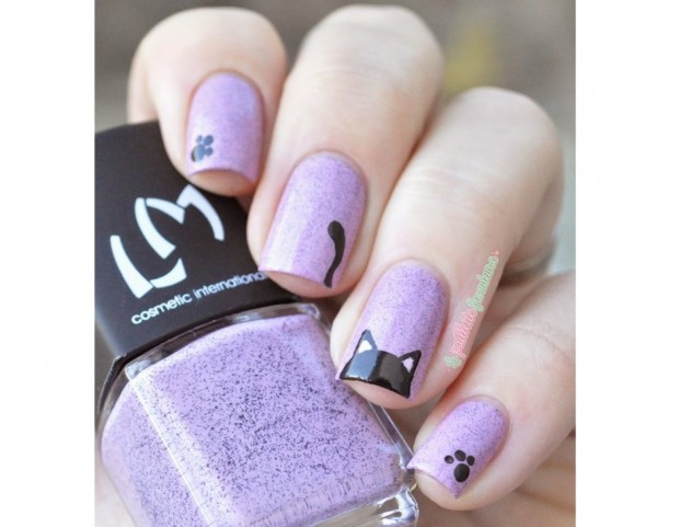 Smalto con glitter e gatto nero