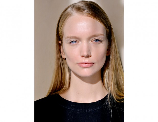 Grandissimo ritorno dei capelli super lisci e glam