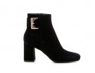 In suede con tacco anni 70