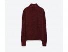 A collo alto, color bordeaux