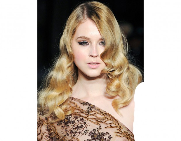 Capelli lunghi con boccoli