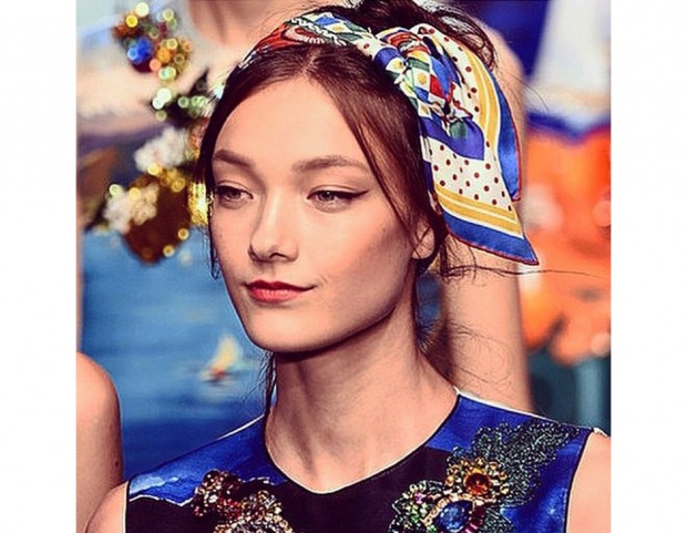 Eyeliner nero per le modelle al fashion show di Dolce & Gabbana