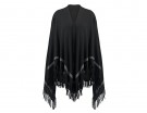 Total black con dettaglio leather