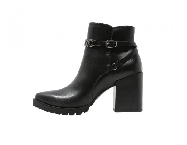 Ankle boots in pelle con fibbia