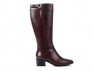 In pelle bordeaux con punta