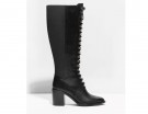 Modello lace-up con tacco