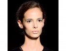 Trucco grigio per occhi scuri