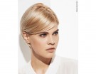 Pixie cut liscio e con riga laterale