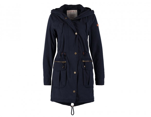 Con silhouette definita e color navy