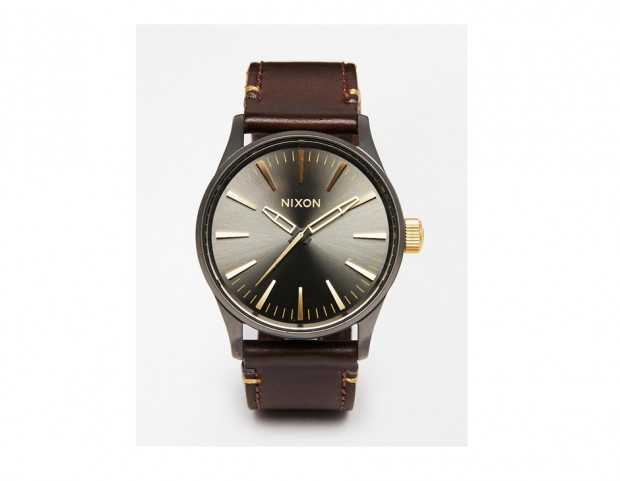 Orologio con cinturino in pelle e quadrante metallizzato