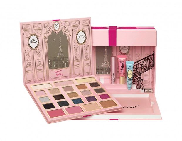 Una palette natalizia per tutto il viso, così ricca che non dovrai sfoggiare lo stesso look più di una volta di seguito