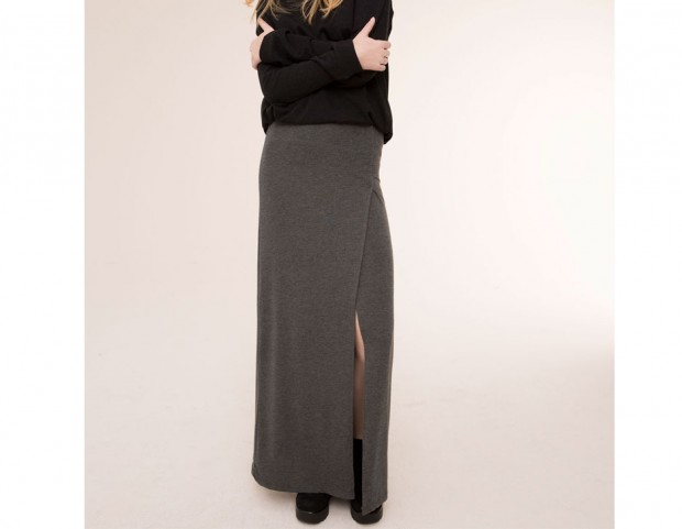Sporty-chic con spacco laterale