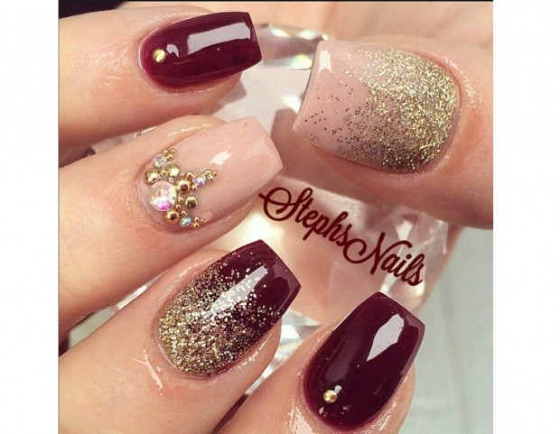 Smalto rosso e glitter oro