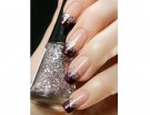 Particolare french manicure con glitter