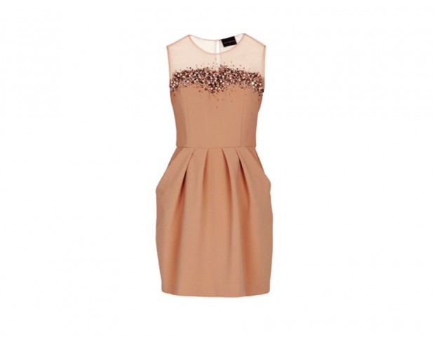 Bon ton color cipria con dettagli preziosi